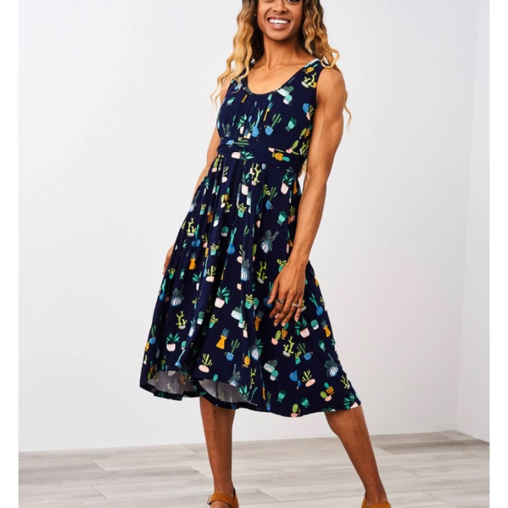 NWT PETITE Latched Mama (Greenhouse Glow)